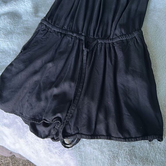 Romper   - Picture 2 of 5